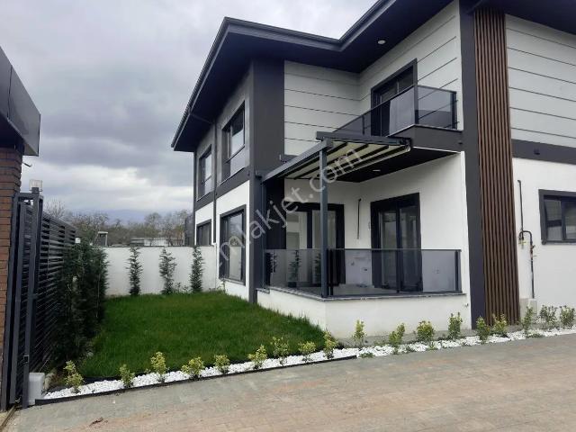 Kartepe Sarımeşe'de Site İçi Lüks 4+1 Villa