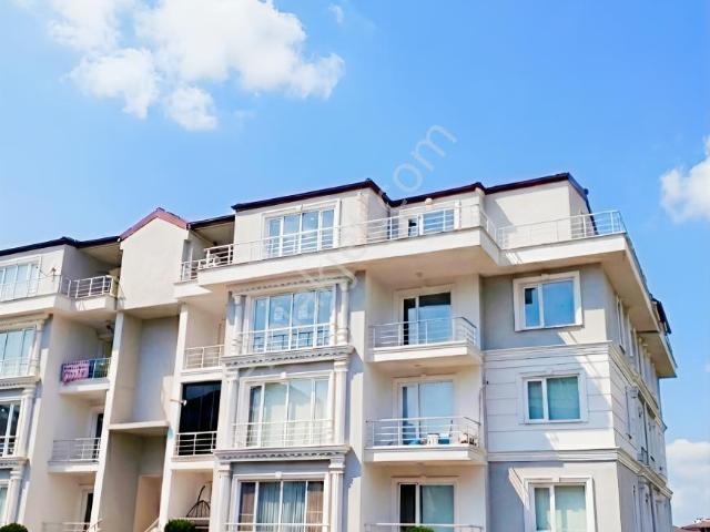 Kartepe'de Site İçerisinde Kiralık 2+1 Çatı Dubleks Daire