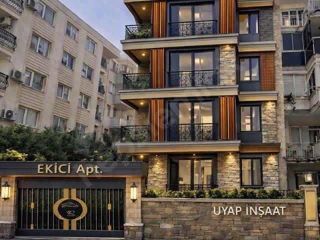 KARŞIYAKA BAHÇELİEVLER'DE PROJEDEN 1+1 LÜKS SATILIK DAİRE