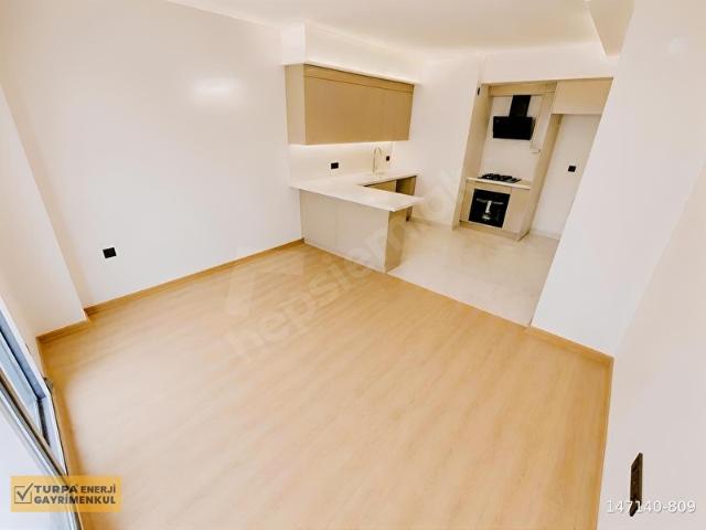 KARŞIYAKA İMBATLI'DA EBEVEYN BANYOLU SATILIK 2+1 SIFIR DAiRE