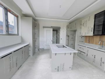 KARŞIYAKA'DA LÜX SİTE İÇİ 5+1 KİRALIK VİLLA 300M2 SIFIR ROXİ GYD