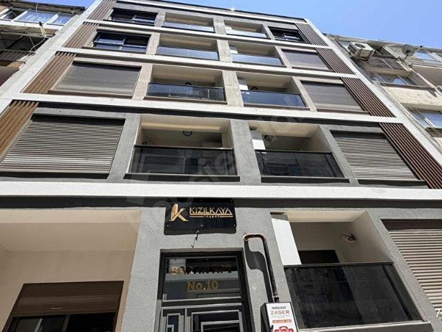 Karşıyaka Tersane 'de Yeni Binada Satılık Dubleks 3+1 Daire