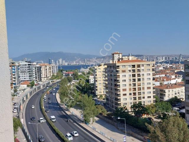 Karşıyaka Tersane Karşısı Deniz Manzaralı 3+1 Satılık Dairemiz