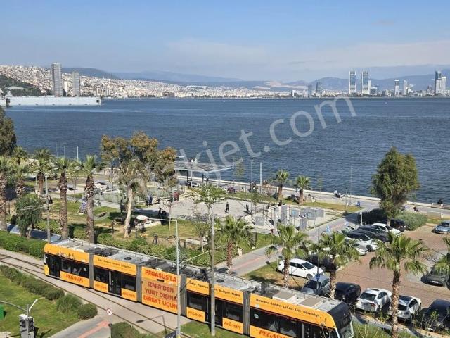 Karşıyaka Yalıda Deniz Manzaralı Kiralık 3+1 Daire