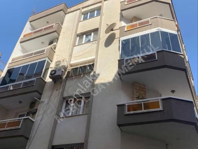 Karşıyaka Yalı'da Ulaşım Ağlarına Yakın, Geniş 3+1 Kiralık Daire