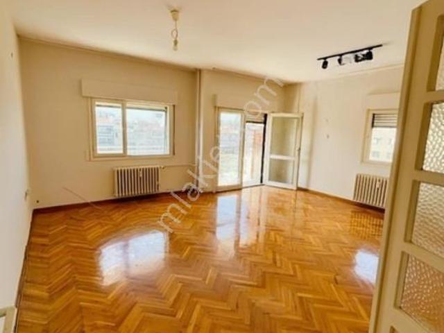 Karşıyaka Yalı Mah.başkent Acil Arkası Sitede Satılık 3+1 Daire