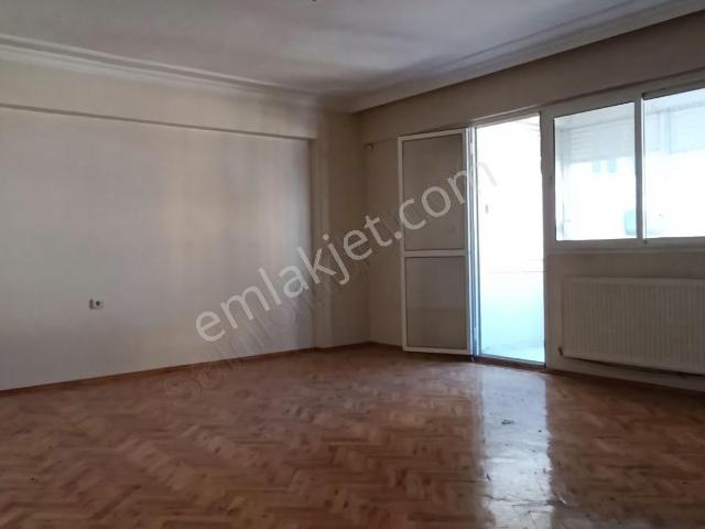 Karşıyaka Yalı Mahallesi Cihat Kora Yakını Kiralık 2+1 Daire