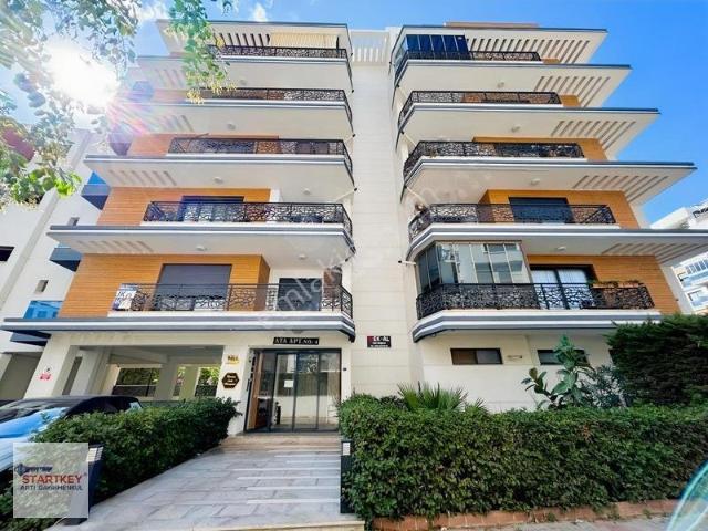 Karşıyaka Yalı Mahallesi Geniş 3+1 Satılık Daire