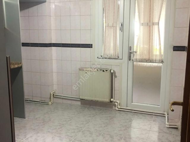 Karşıyaka Yalı Mahallesi Satılık 3+1 Köşe Daire