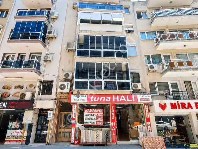 Karşıyaka Yalı Mahallesinde Satılık 3+1 Daire