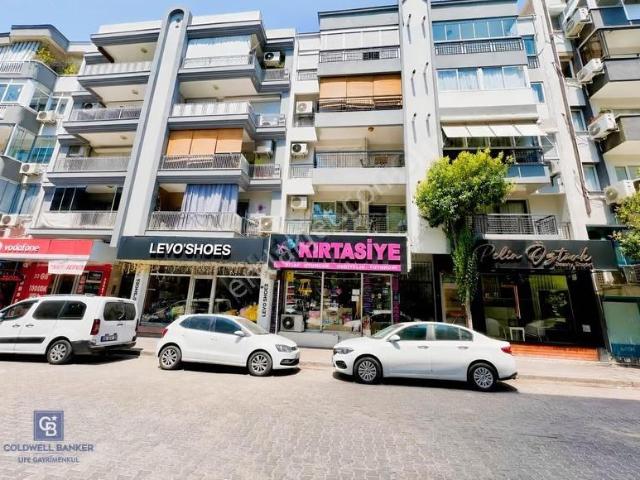 Karşıyaka Yalı Mh. Merkezi Konumda Geniş 3+1 Satılık Daire