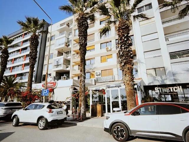 Karşıyaka Aksoy Da Satılık 4+1 Yalı Dairesi