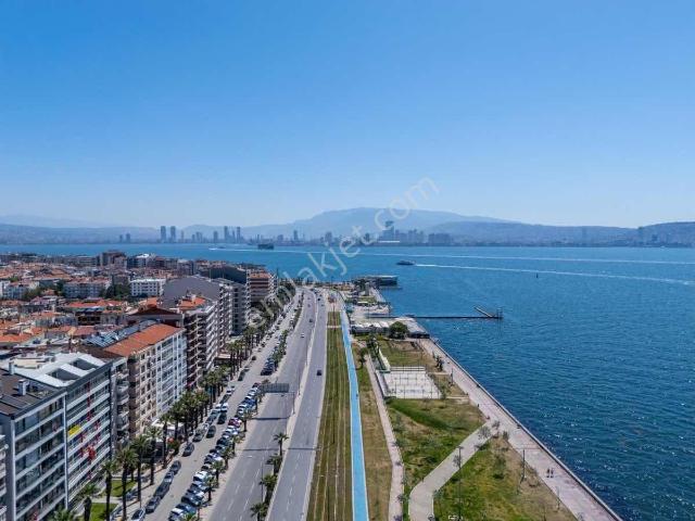 Karşıyaka Aksoy Denız Manzaralı Tramvay Yanı 3+1 Satılık Daıre