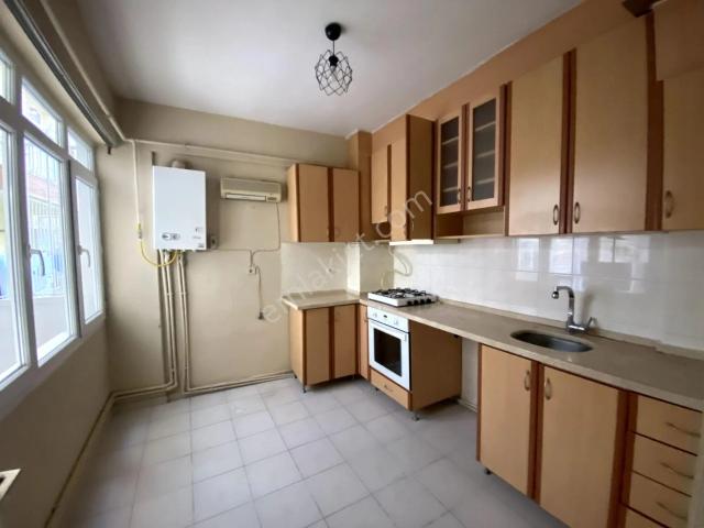 Karşıyaka Aksoyda Kiralık 2+1 Dolgazlı Daire İzbana Yakın