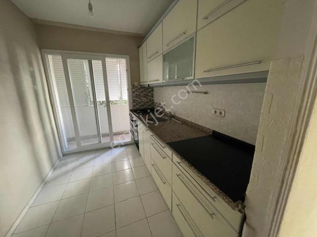 Karşıyaka Alaybey İzban Civarı Ara Kat 2+1