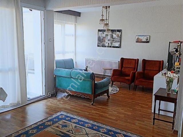 Karşıyaka Çarşı Yakınında Donanmacı Mahallesi'nde Satılık 3+1