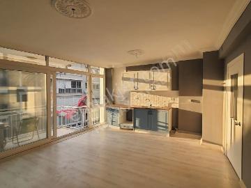 Karşıyaka Çarşı Akbank Sokağında 2+1 İçi Yapılı Daire Satılık