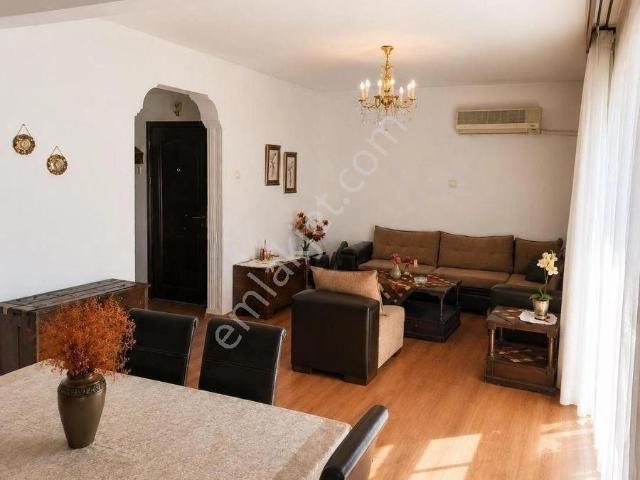 Karşıyaka Çarşıda 140m2 Satılık 3+1 Daire