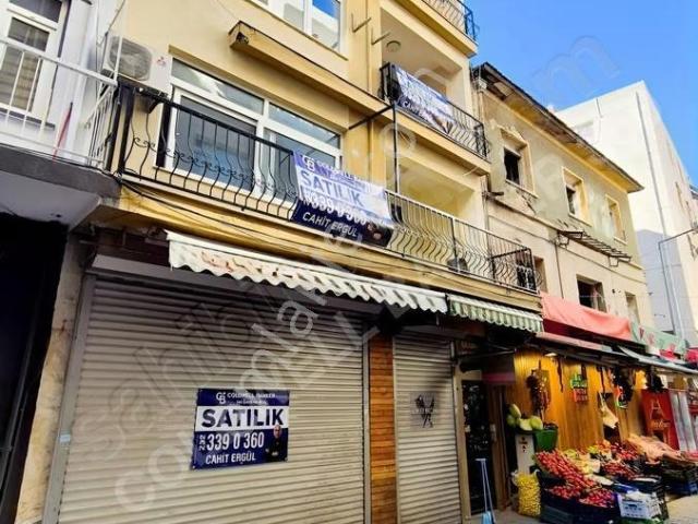 Karşıyaka Çarşı'da Satılık 1+1 Daireler 3 Adet