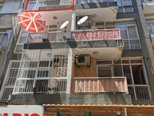 Karşıyaka Çarşı İçerisinde Ara Kat Doğalgazlı 2+1 Daire