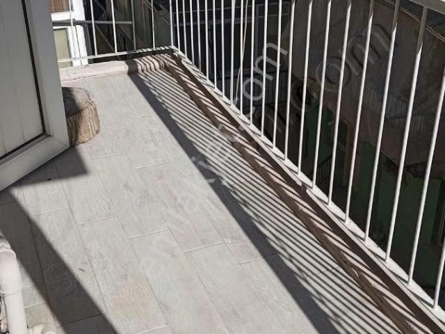 Karşıyaka Çarşı, Sahil, Belediye Yakını Aile Apt Her Kat Tek 2+1