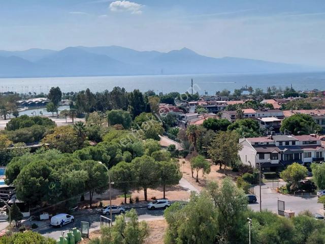 Karşıyaka Atakent Efes Blokları Deniz Manzaralı Kıs. Eşyalı 1+1