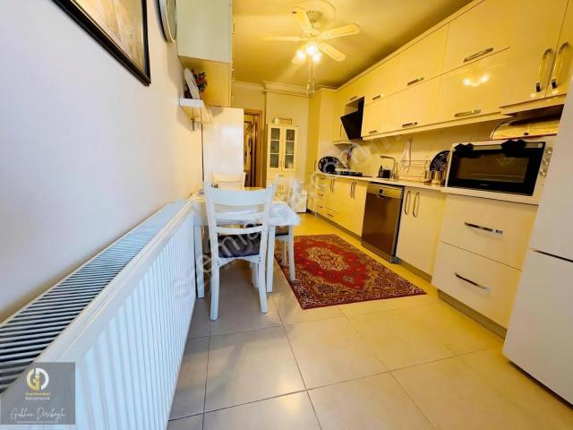 Karşıyaka Atakent 165 M2 Geniş 3+1 Satılık Daire