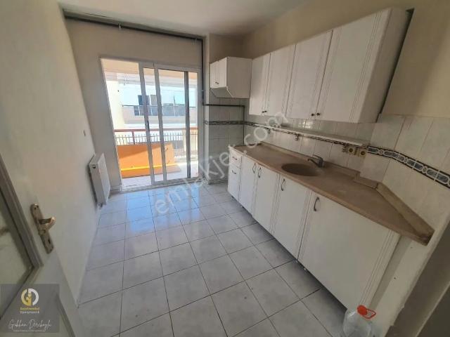 Karşıyaka Atakent'te Kiralık 3+1 Daire