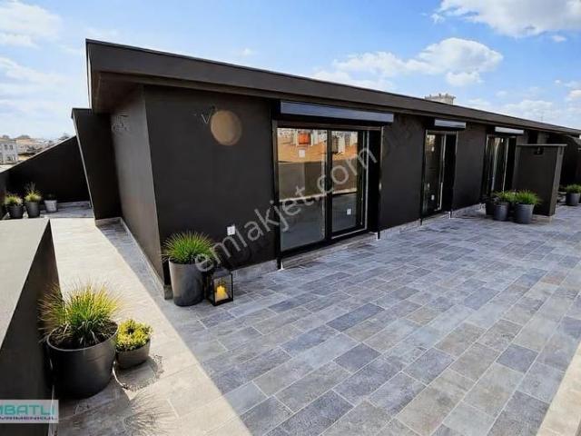 Karşıyaka Bahçelievler De Dubleks Daire