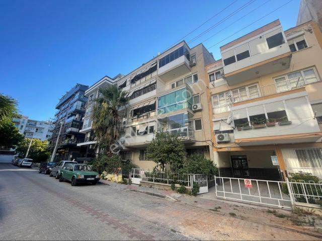Karşıyaka Bahçelievler Mah Arakat Çift Cephe Kapalı Mutfak 3+1 Satılık