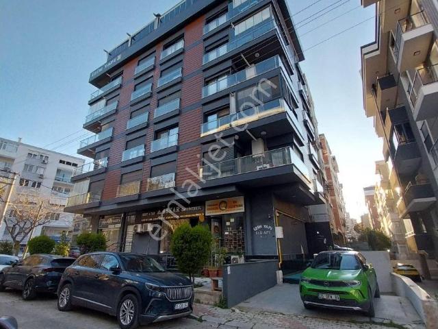 Karşıyaka Bahçelievlerde Yeni Binada Ferah 3+1 Satılık Daire!
