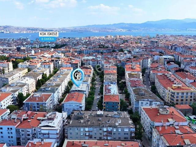 Karşıyaka Bahçelievlerde Ara Kat Satılık 3+1 Daire