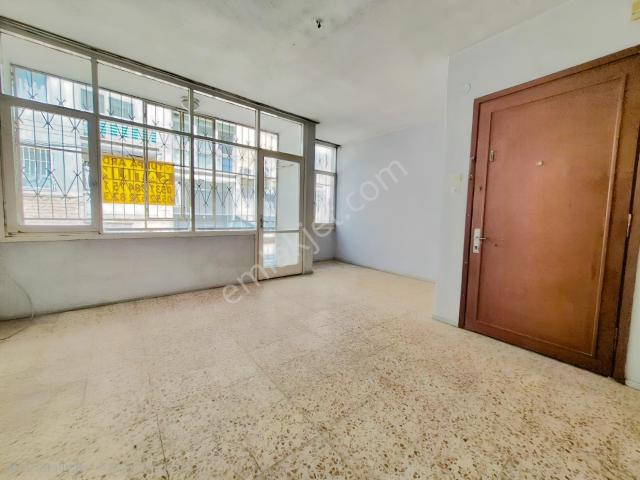 Karşıyaka Bahariye Mahallesi Bahçeli Balkonlu 1+1 75 M2