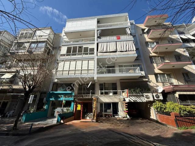 Karşıyaka Bahariye Mahallesi'nde Satılık 3+1 Daire