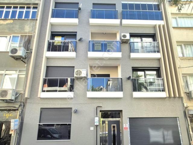 Karşıyaka Bahariye Sıfır Bina Ebeveyn Banyolu Otoparklı 110 M2