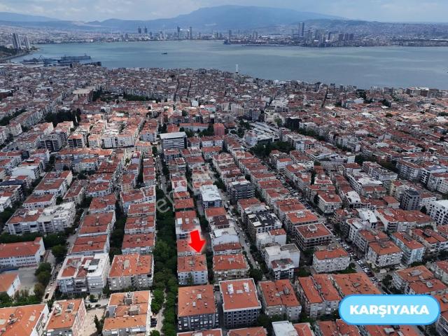 Karşıyaka Bahriye Üçok Mahallesinde Arakat 3+1 Kiralık Daire