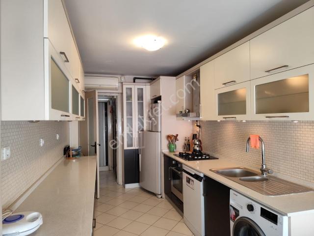Karşıyaka Bahriye Üçok Yakını Eşyalı Kiralık 2+1 Dare