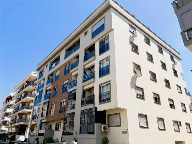 Karşıyaka Bahriye Üçok Yeni Bina'da Satılık 3+1 Daire