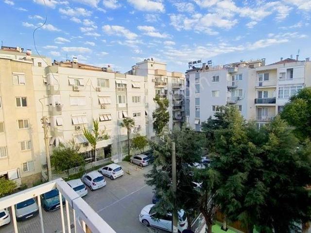 Karşıyaka Belediyesi Arkası B.üçok Mah Kiracısız Boş 3+1 Satılık