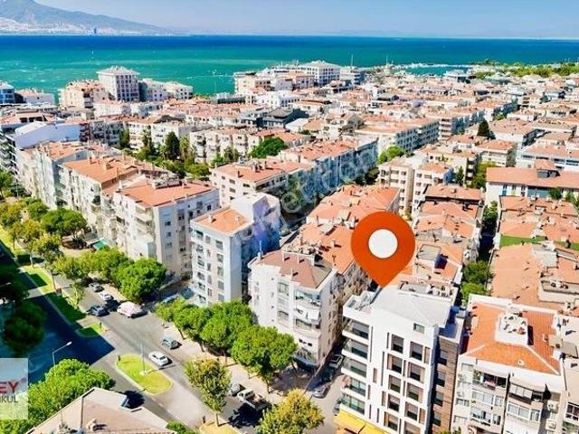 Karşıyaka Bostanlı Mahallesinde 3+1 Ara Kat Satılık Daire