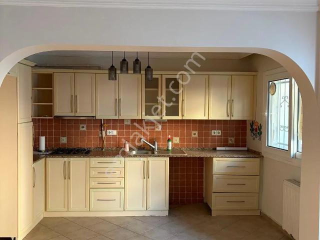 Karşıyaka Bostanlı Da Kiralık 2+1 Daire