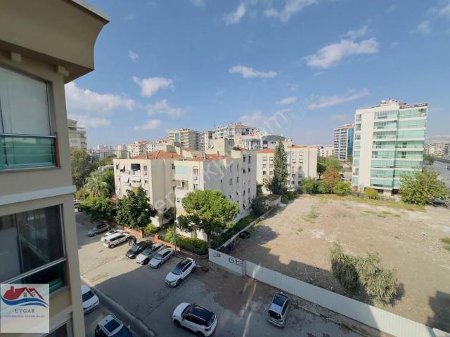 Karşıyaka Bostanlıda Sıfır 3+1 Satılık Daire