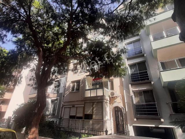 Karşıyaka Bostanlı'da Satılık 3+1 Daire