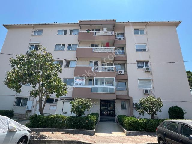 Karşıyaka Bostanlı Kıralık 3+1 Daıre