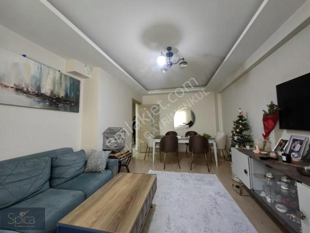 Karşıyaka Cumhuriyet Mahallesinde Satılık 2+1 Daire