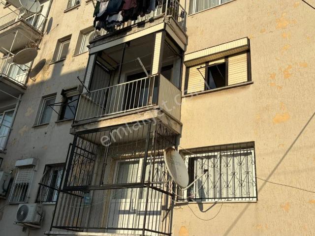 Karşıyaka Cuhmuriyet Mahallesin'de Kentesel Dönüşüm İçerisinde 2+1 Satılık Daire