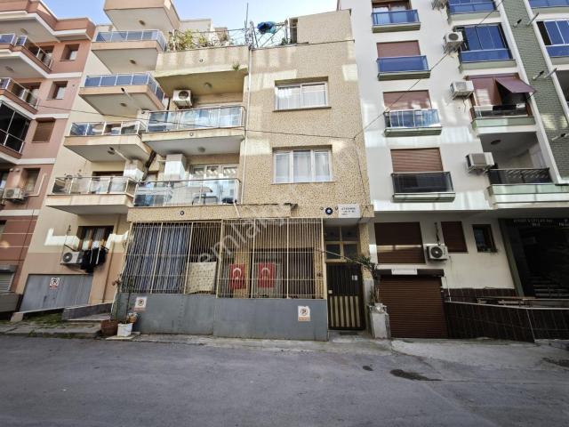 Karşıyaka Demirköprü'de Bahçeli,izbana 400 M,2+1 Kiralık Daire