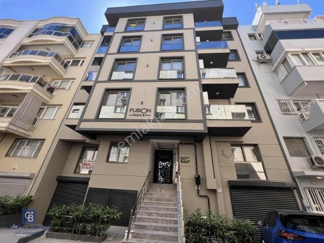 Karşıyaka Dedebaşı Mahallesi Kapalı Mutfak 2+1 Kiralık Daire