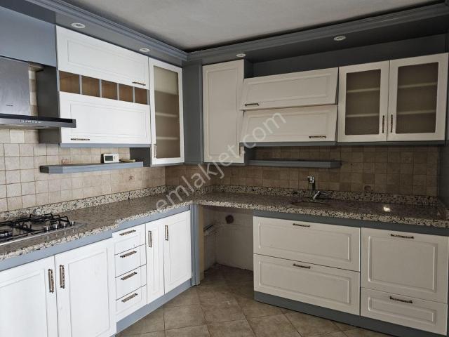 Karşıyaka Dedebaşı Mahallesi 3+1 120m2 Kiralık Daire