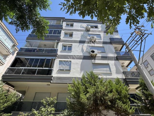 Karşıyaka Dedebaşı Mahallesinde Fırsat 2+1 Satılık Daire